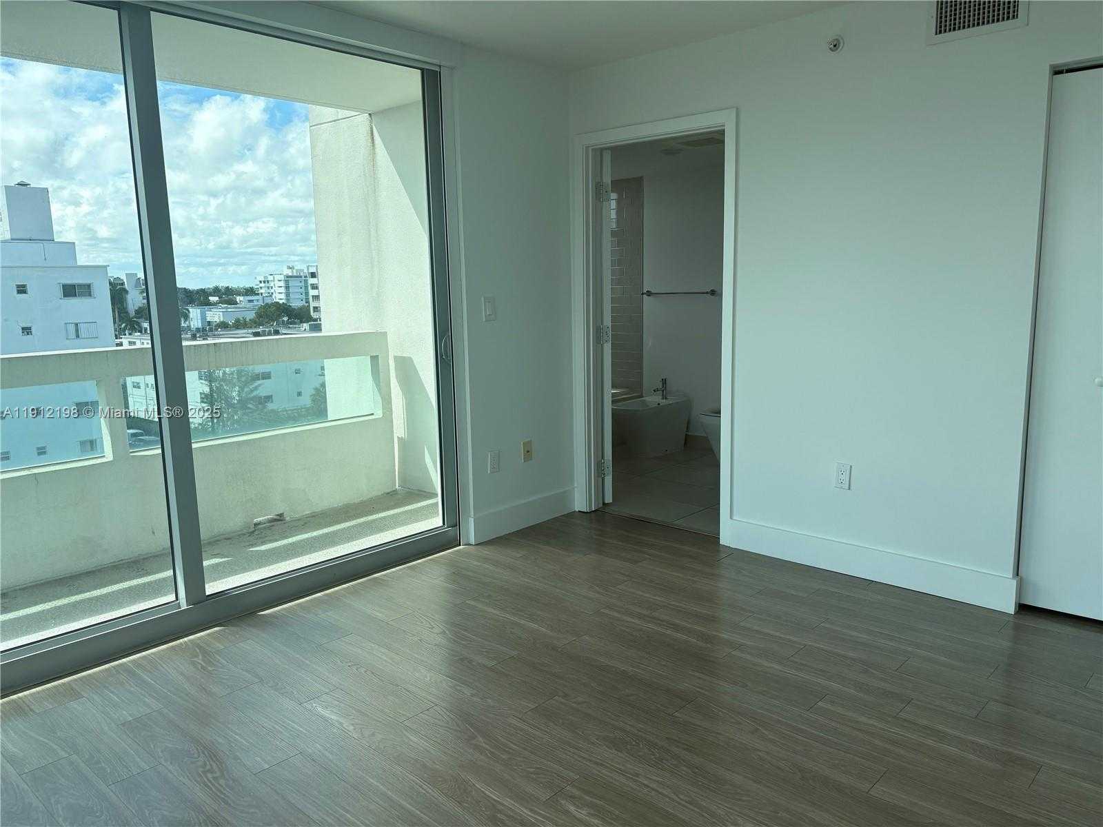 Small Image of 1025 92 ST #701, Bay Harbor Islands Number 15