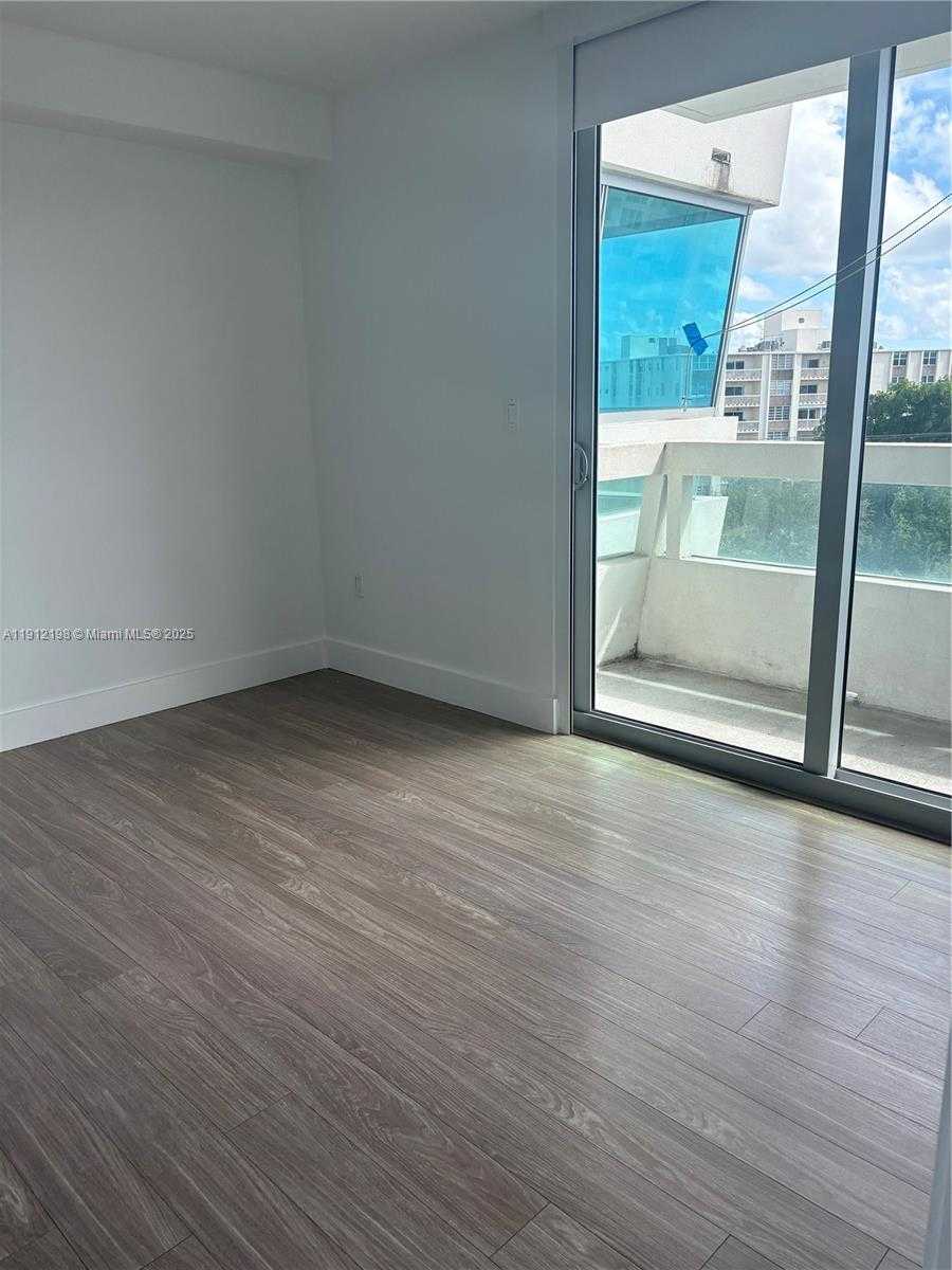 Small Image of 1025 92 ST #701, Bay Harbor Islands Number 18