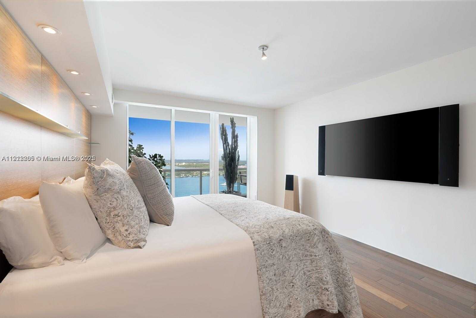 Small Image of 450 ALTON RD #3303, Miami Beach Number 11