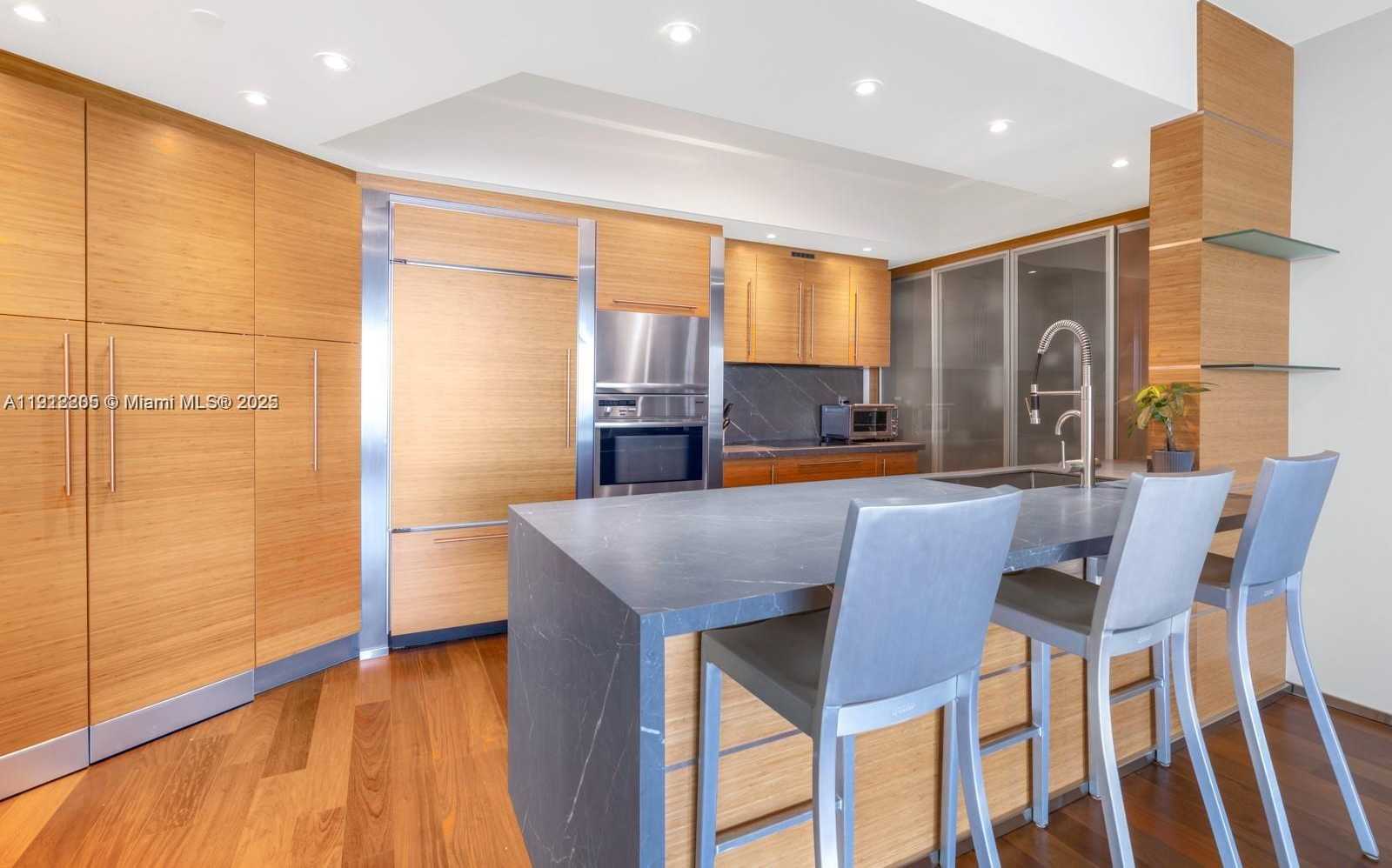 Small Image of 450 ALTON RD #3303, Miami Beach Number 6