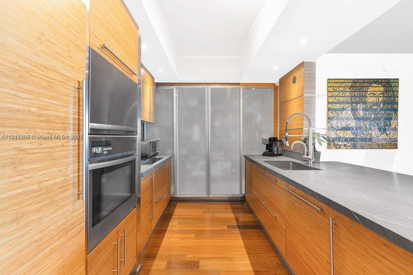 Small Image of 450 ALTON RD #3303, Miami Beach Number 7