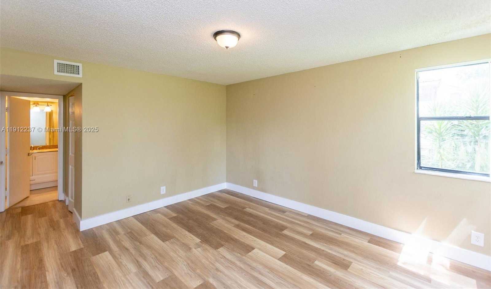 Small Image of 5721 RIVERSIDE DR #202B5, Coral Springs Number 25