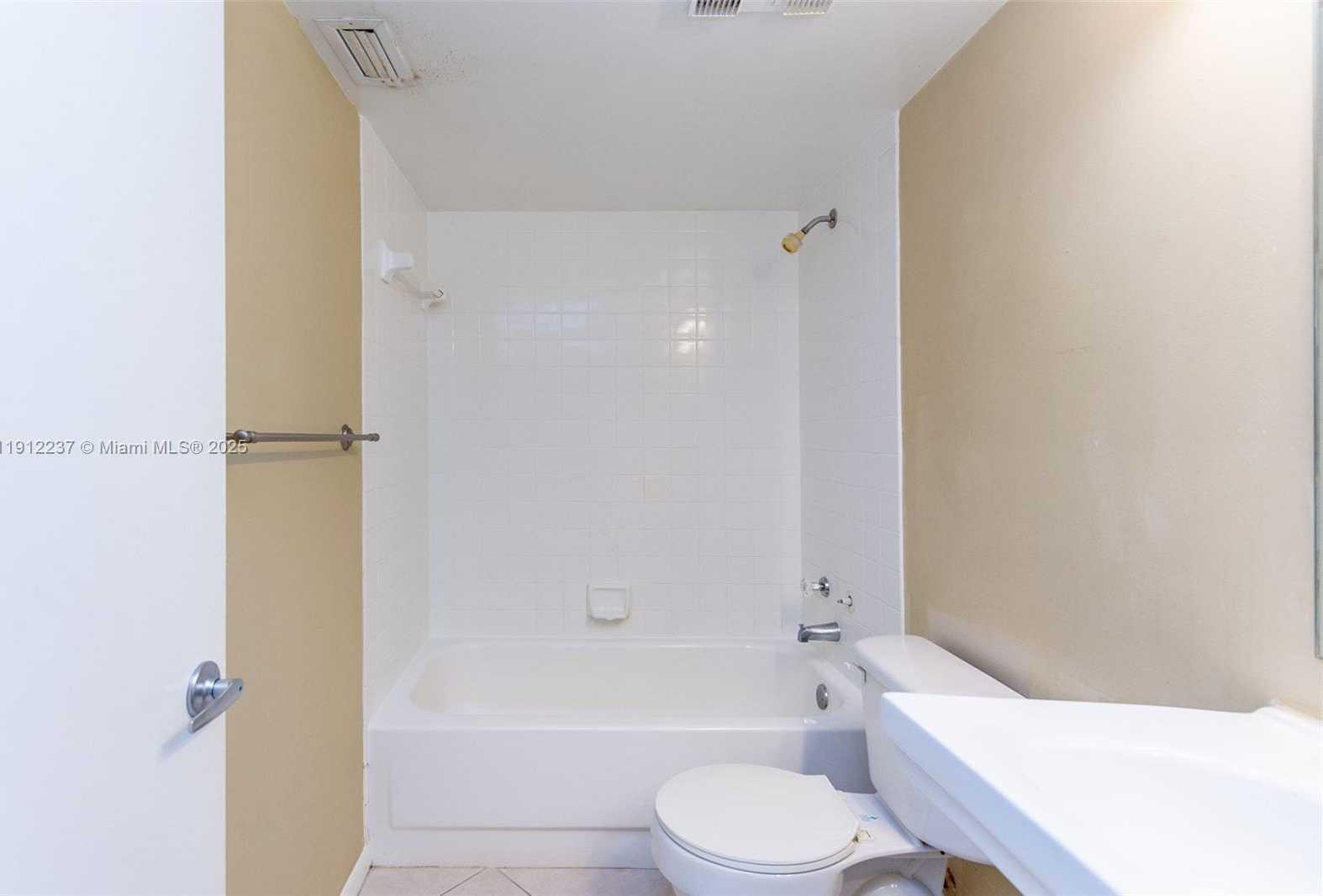 Small Image of 5721 RIVERSIDE DR #202B5, Coral Springs Number 34