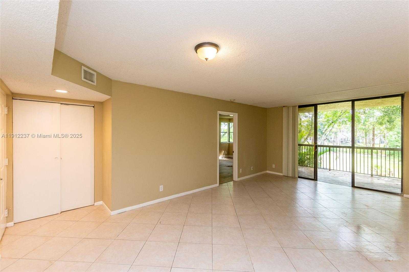 Small Image of 5721 RIVERSIDE DR #202B5, Coral Springs Number 8