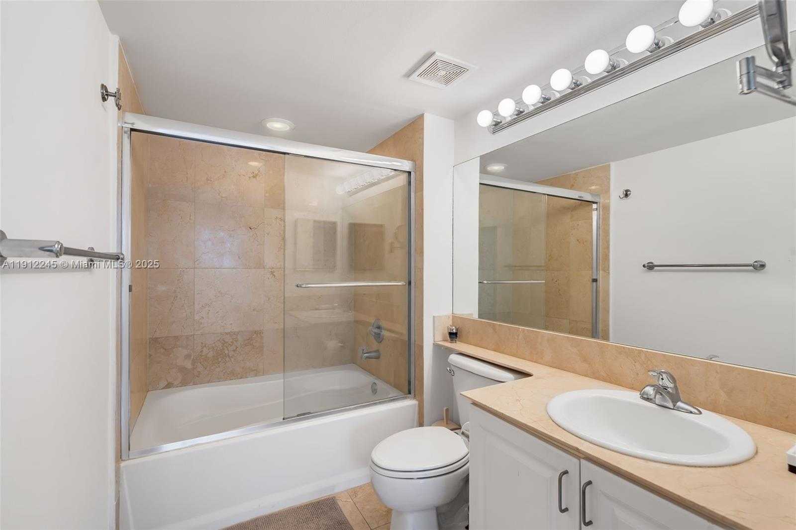 Small Image of 1155 BRICKELL BAY DR #2708, Miami Number 18