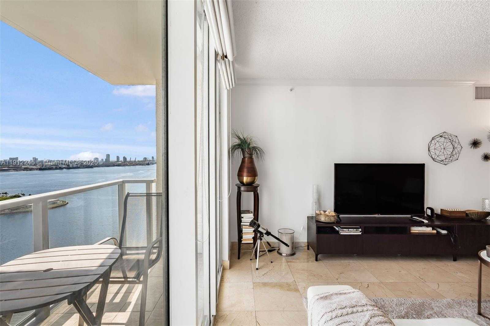 Small Image of 1155 BRICKELL BAY DR #2708, Miami Number 3