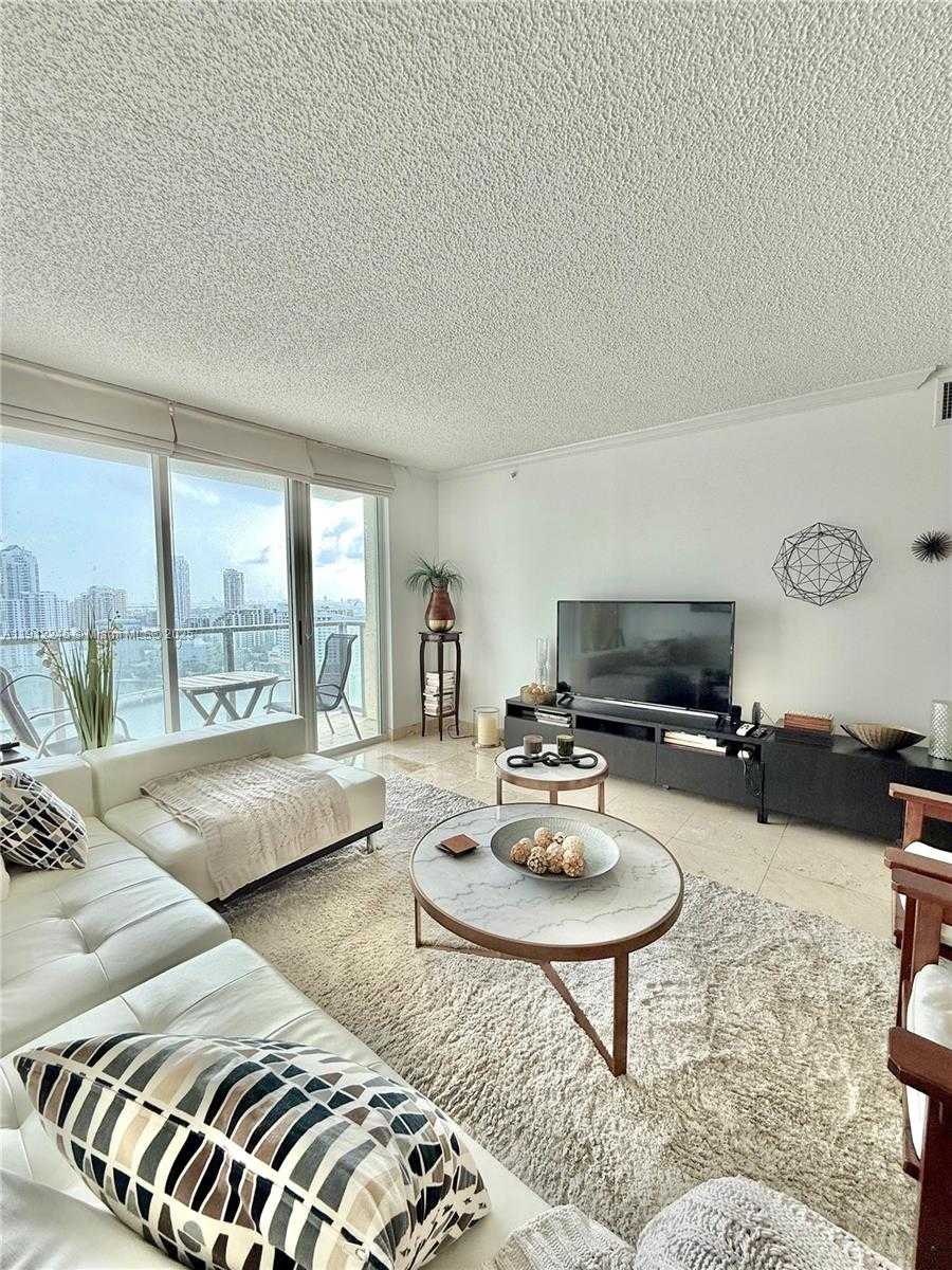 Small Image of 1155 BRICKELL BAY DR #2708, Miami Number 5