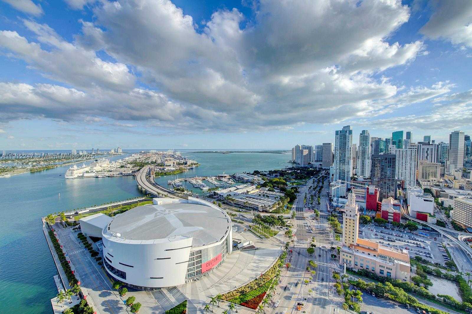 Small Image of 888 BISCAYNE BLVD #4007, Miami Number 15