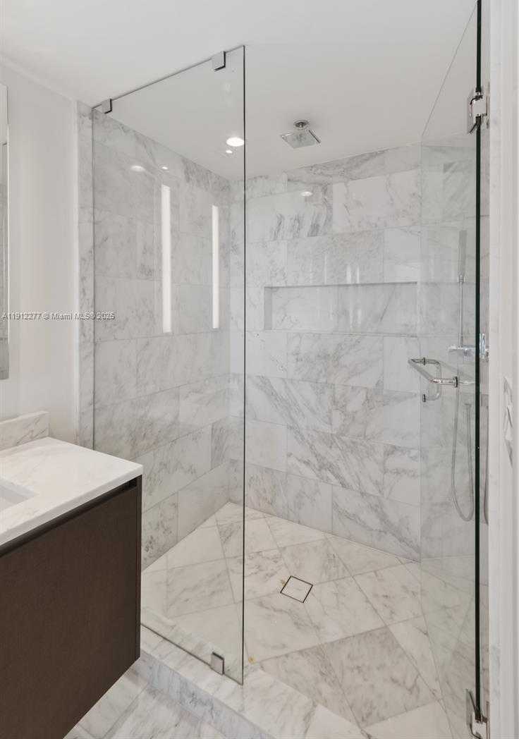 Small Image of 1451 BRICKELL AVE #2405, Miami Number 11