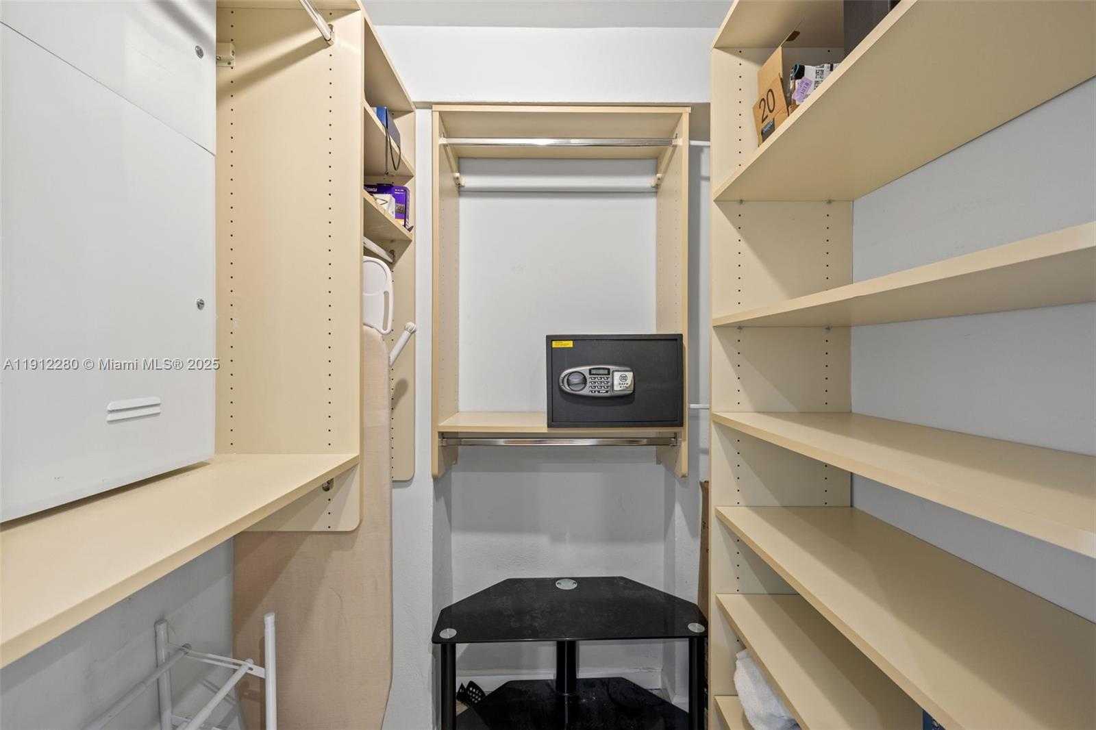 Small Image of 10275 COLLINS AVE #402, Bal Harbour Number 8