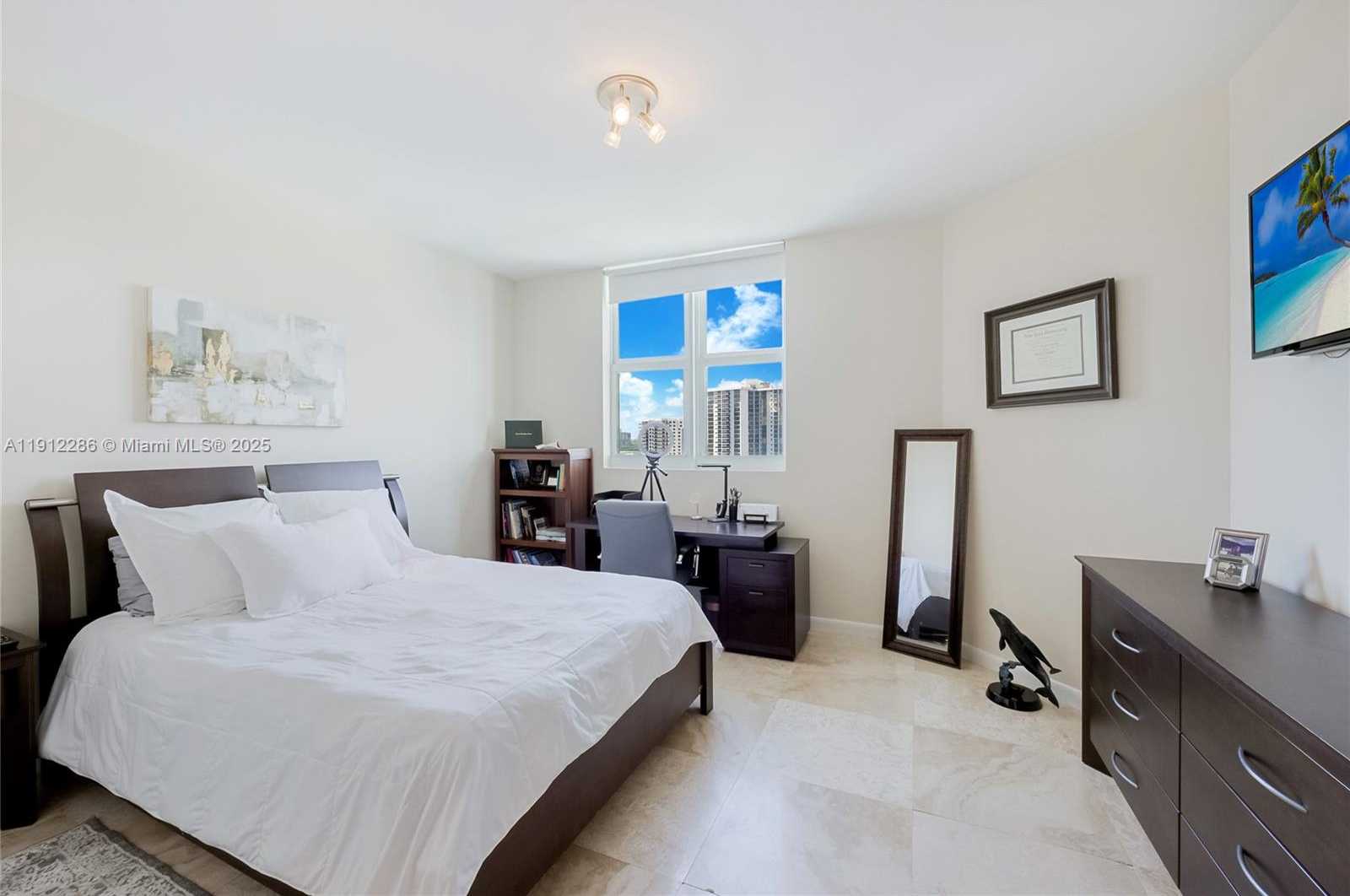 Small Image of 3301 NORTH EAST 183RD ST #1607, Aventura Number 16