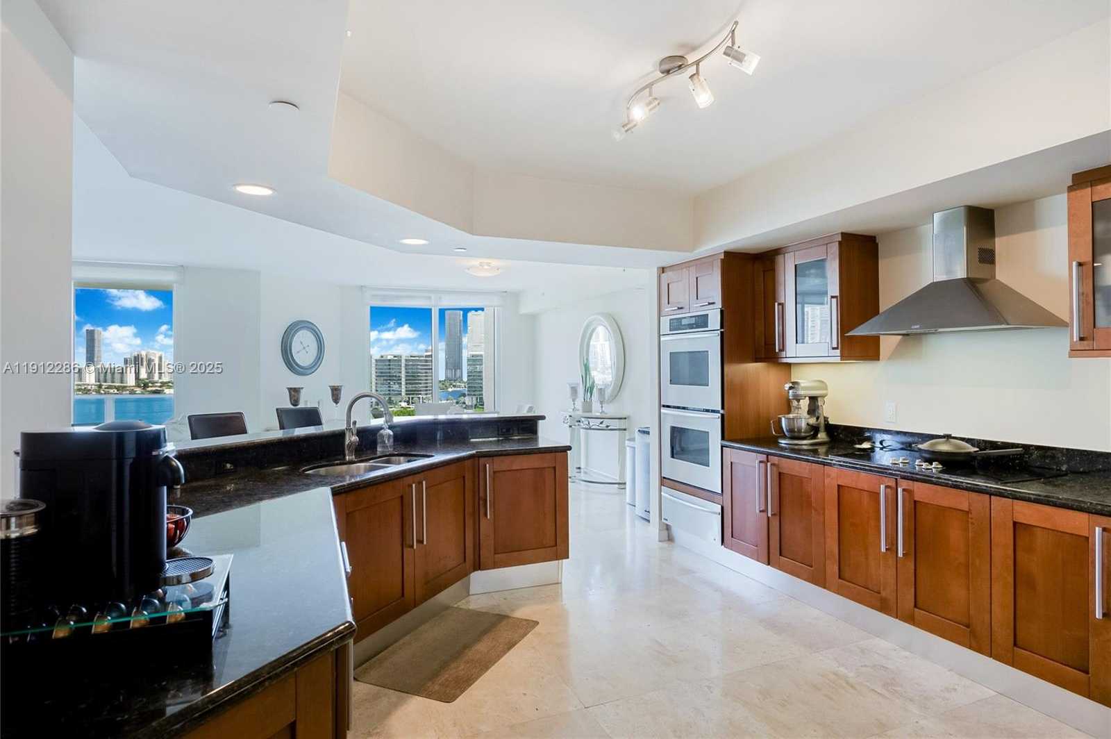 Small Image of 3301 NORTH EAST 183RD ST #1607, Aventura Number 5