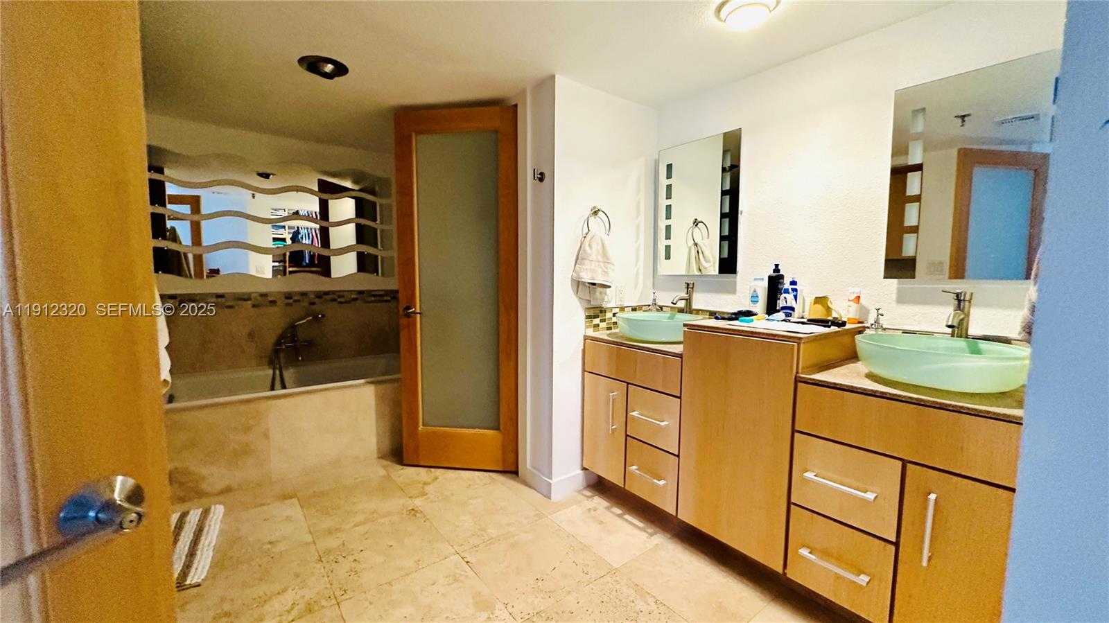 Small Image of 520 BRICKELL KEY DR #A1615, Miami Number 29