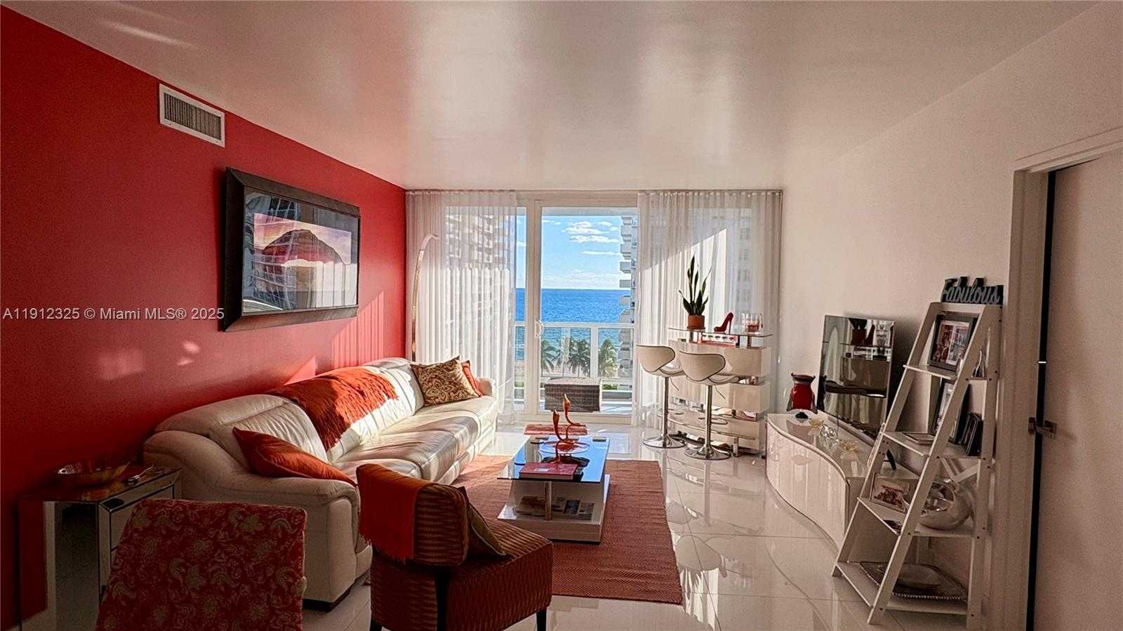 Small Image of 5700 COLLINS AVE #11B, Miami Beach Number 12