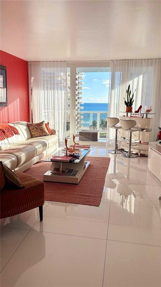 Small Image of 5700 COLLINS AVE #11B, Miami Beach Number 13