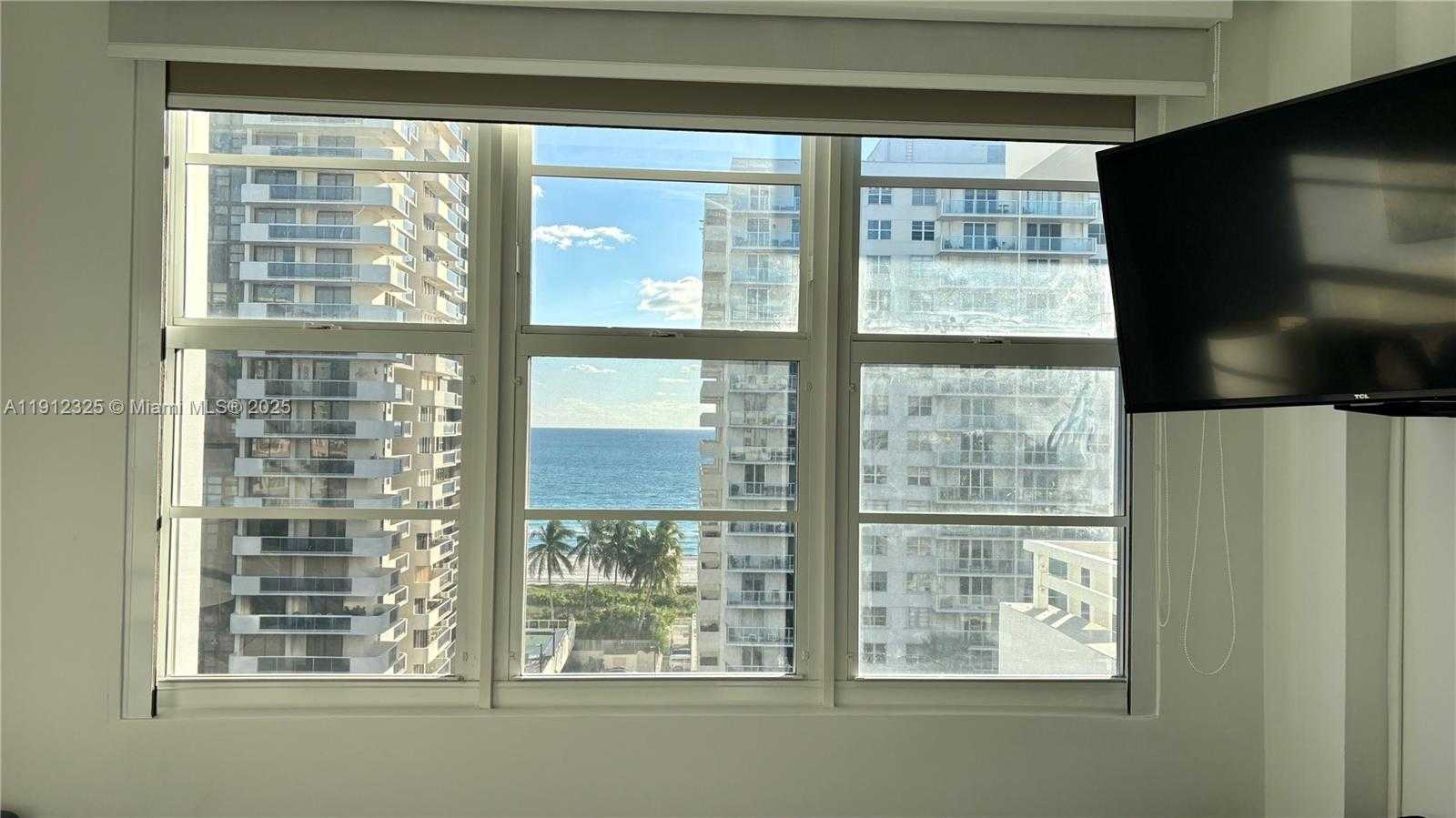Small Image of 5700 COLLINS AVE #11B, Miami Beach Number 28