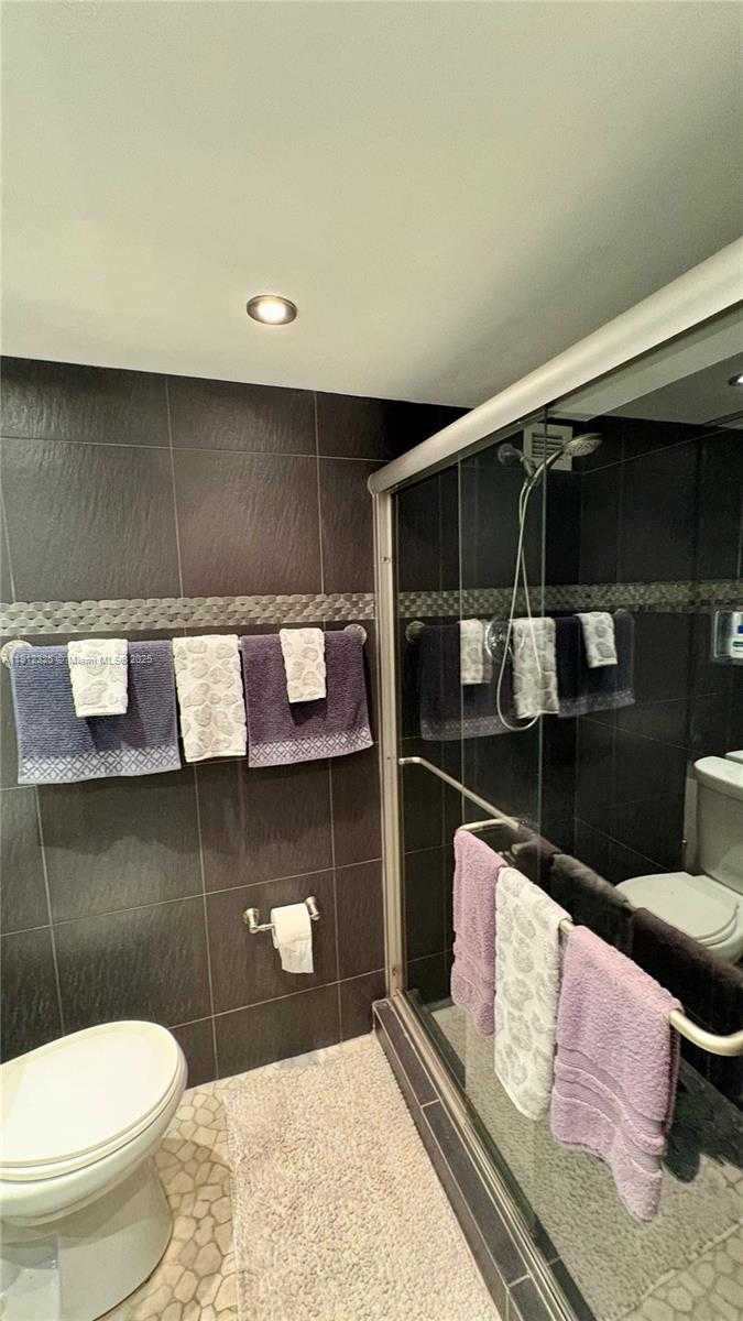 Small Image of 5700 COLLINS AVE #11B, Miami Beach Number 30