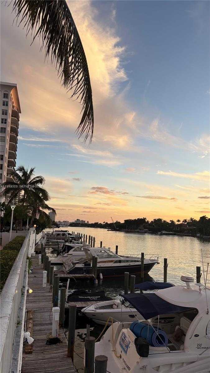 Small Image of 5700 COLLINS AVE #11B, Miami Beach Number 41