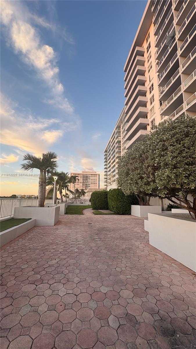 Small Image of 5700 COLLINS AVE #11B, Miami Beach Number 43