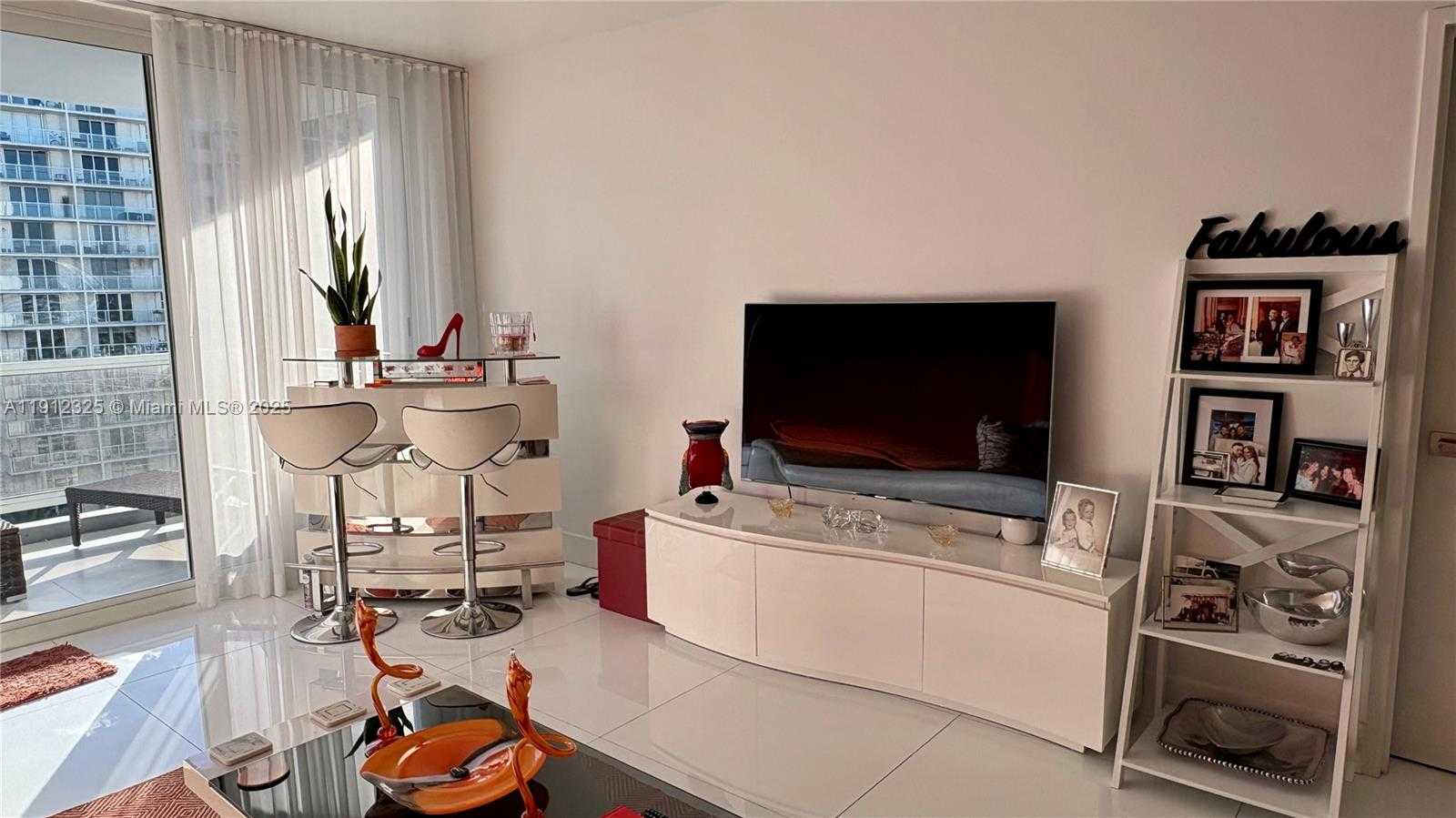 Small Image of 5700 COLLINS AVE #11B, Miami Beach Number 8