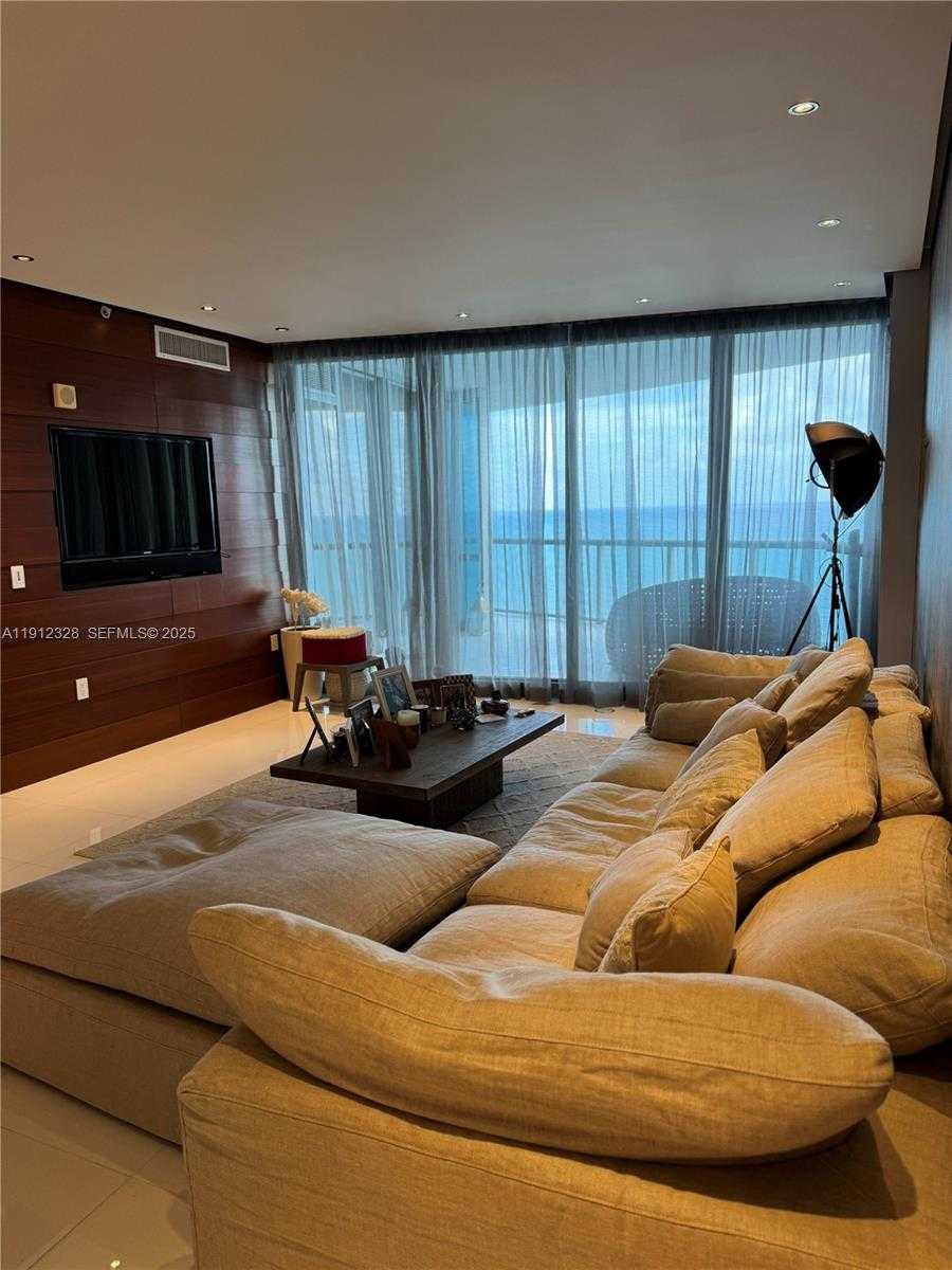 Small Image of 17121 COLLINS AVE #1905, Sunny Isles Beach Number 9