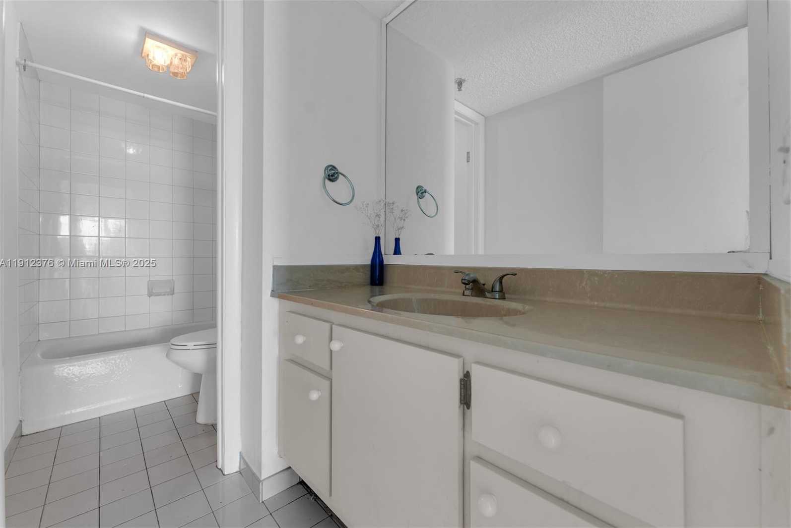 Small Image of 2457 COLLINS AVE #201, Miami Beach Number 19