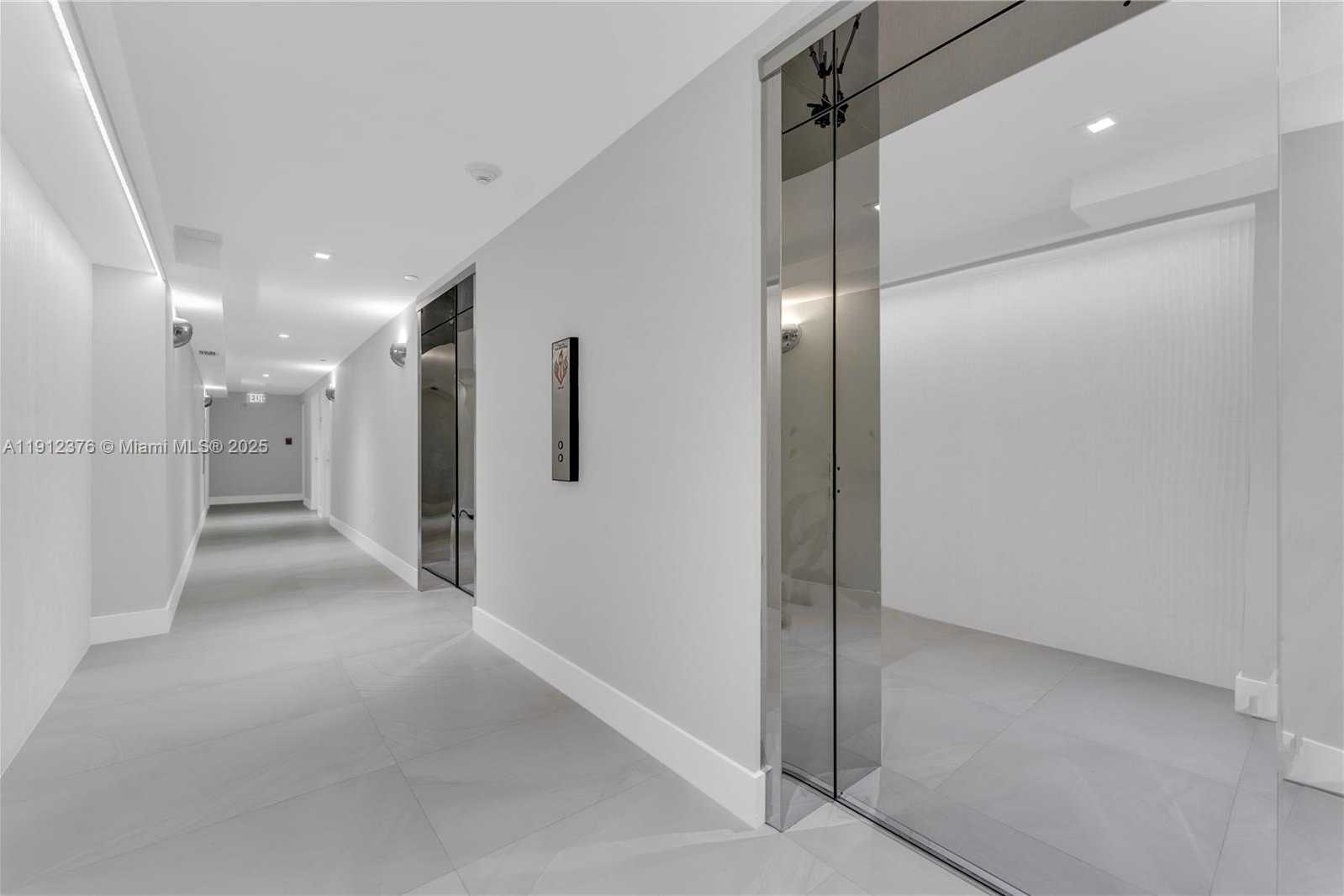 Small Image of 2457 COLLINS AVE #201, Miami Beach Number 23
