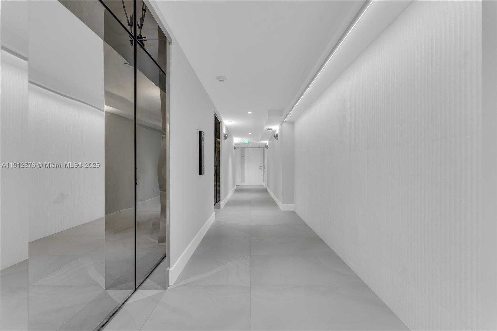 Small Image of 2457 COLLINS AVE #201, Miami Beach Number 24