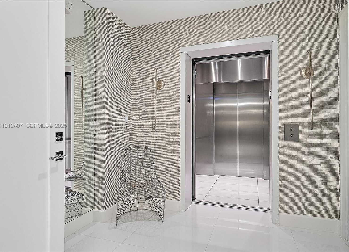 Imagen de Pequeño Objeto