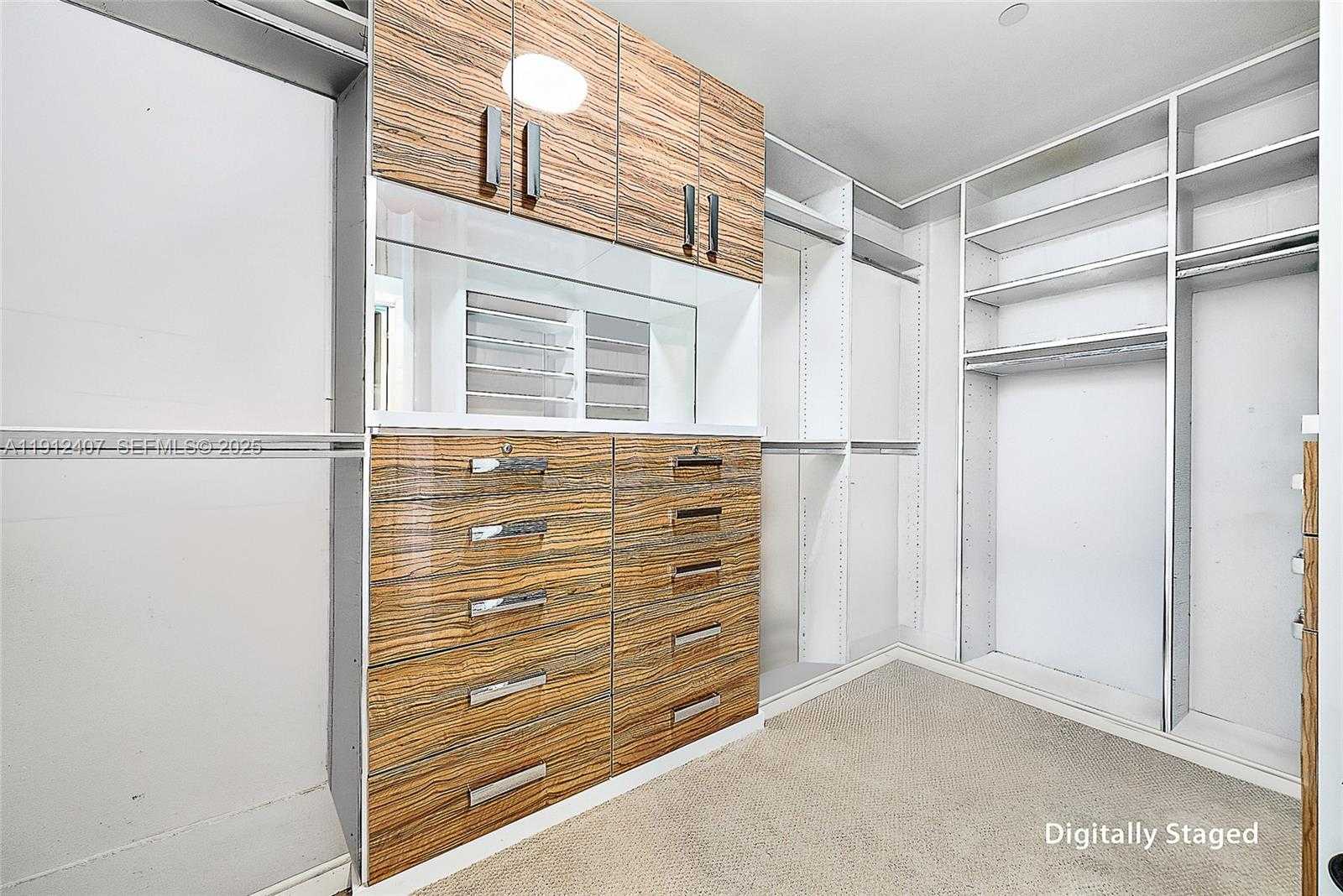 Imagen de Pequeño Objeto