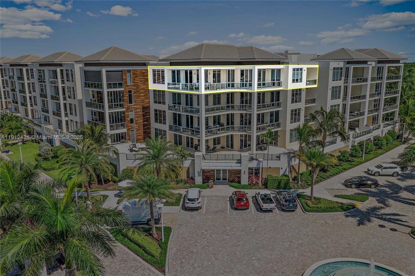 Small Image of 2720 DONALD ROSS RD #503, Palm Beach Gardens Number 2