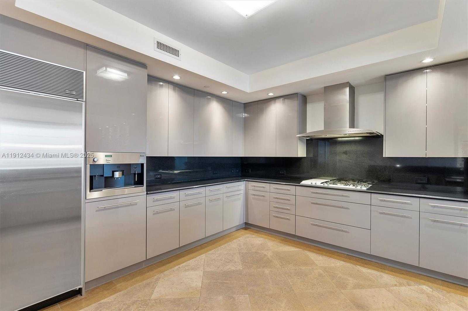 Small Image of 6000 ISLAND BLVD #1007, Aventura Number 12