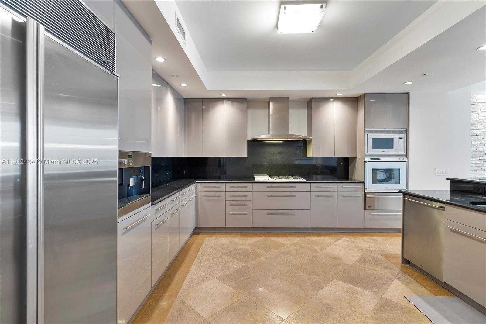 Small Image of 6000 ISLAND BLVD #1007, Aventura Number 26