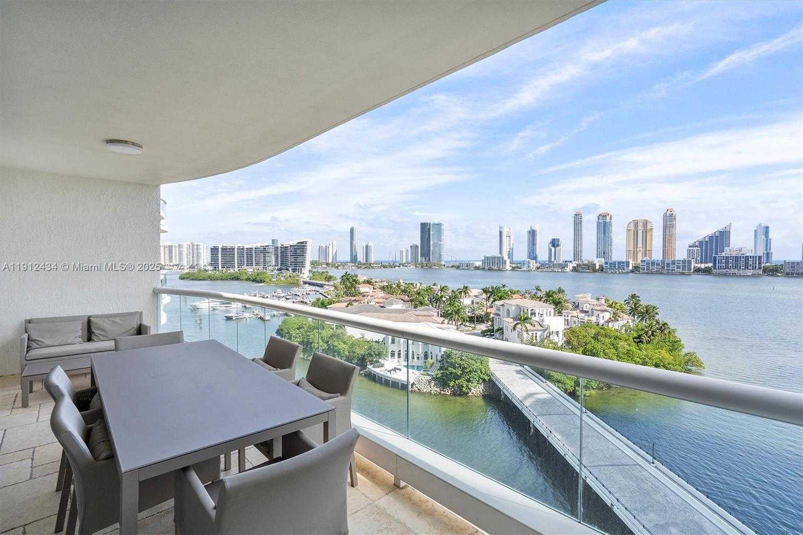 Small Image of 6000 ISLAND BLVD #1007, Aventura Number 3