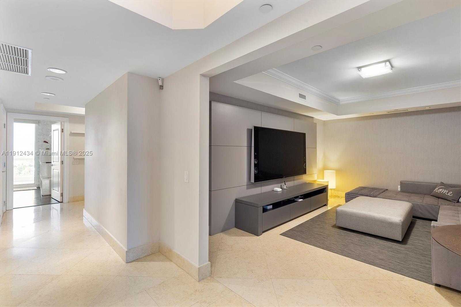 Small Image of 6000 ISLAND BLVD #1007, Aventura Number 39