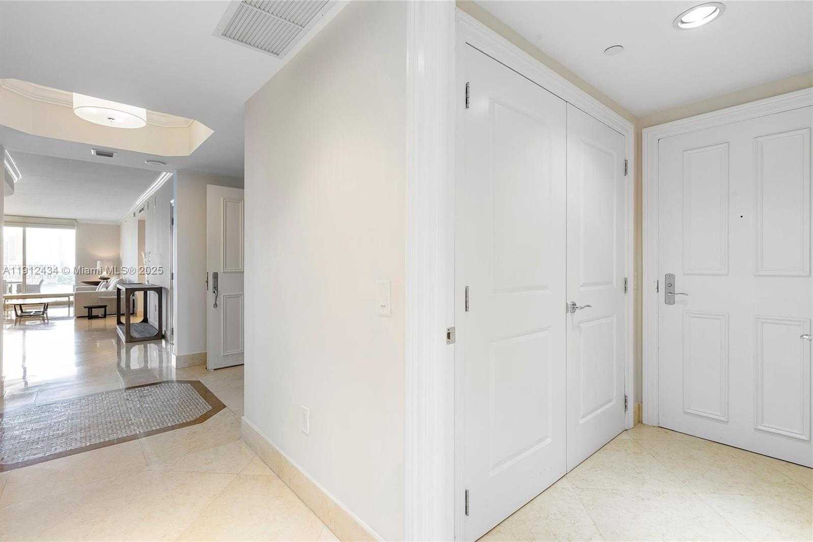 Small Image of 6000 ISLAND BLVD #1007, Aventura Number 41