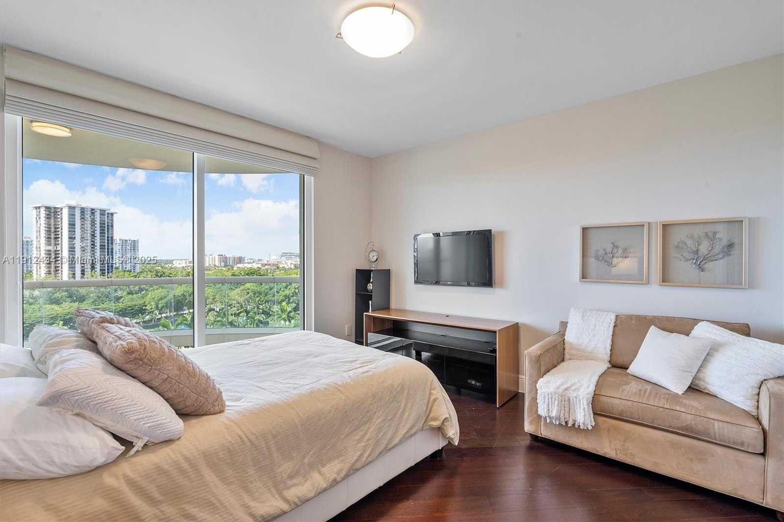 Small Image of 6000 ISLAND BLVD #1007, Aventura Number 43