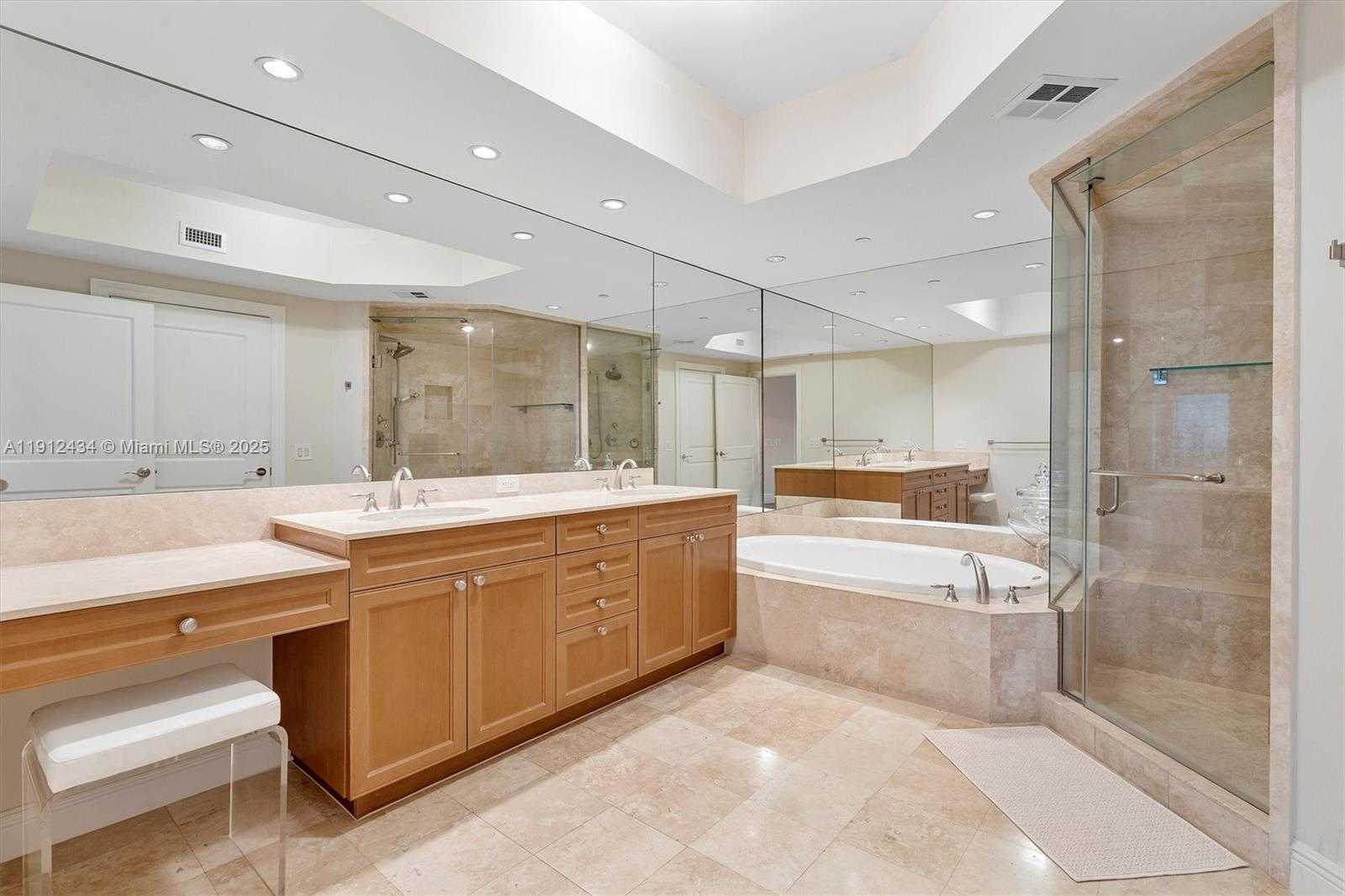 Small Image of 6000 ISLAND BLVD #1007, Aventura Number 45