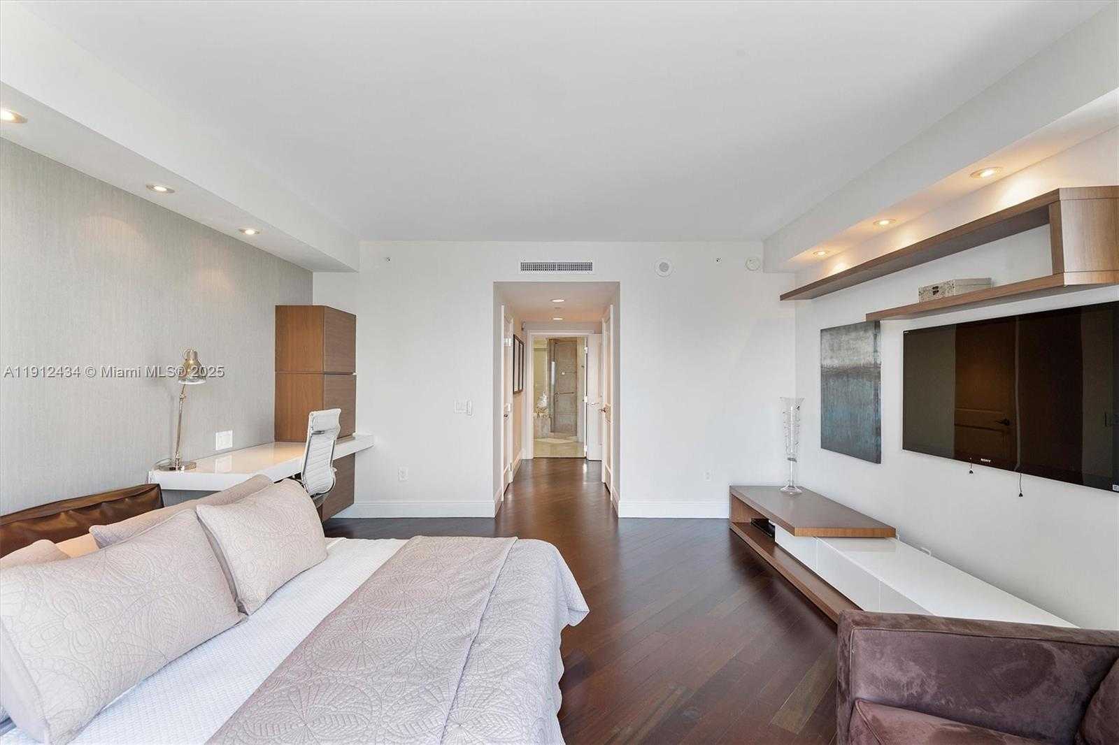 Small Image of 6000 ISLAND BLVD #1007, Aventura Number 48