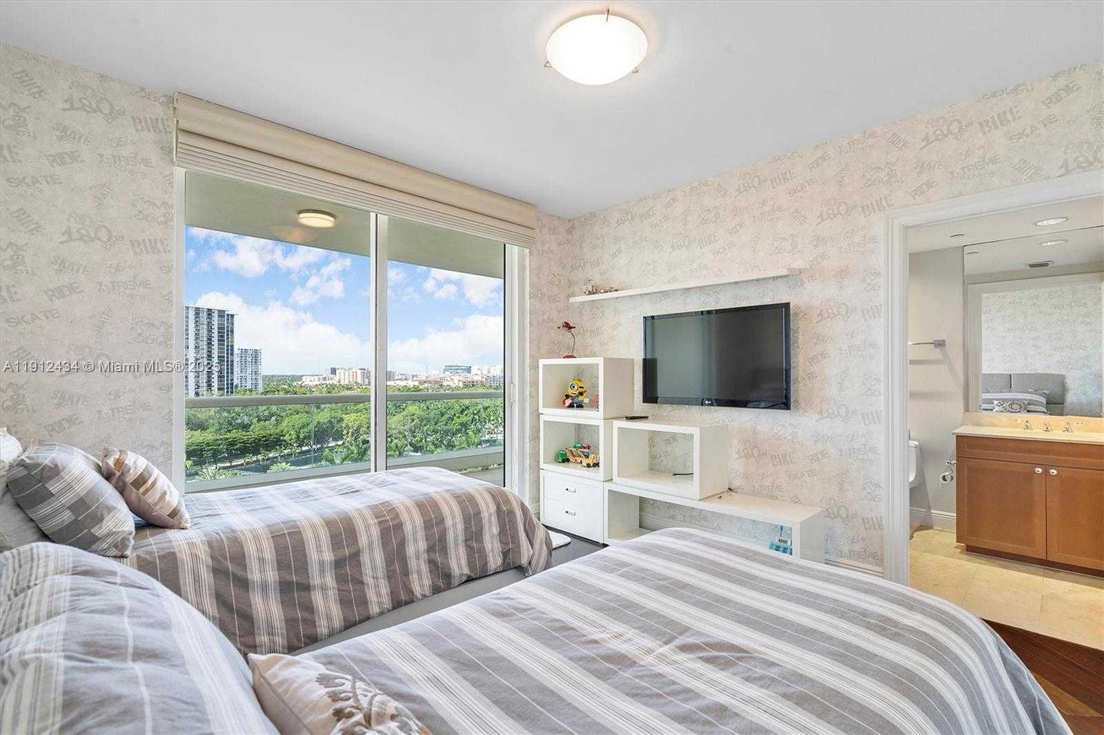 Small Image of 6000 ISLAND BLVD #1007, Aventura Number 50