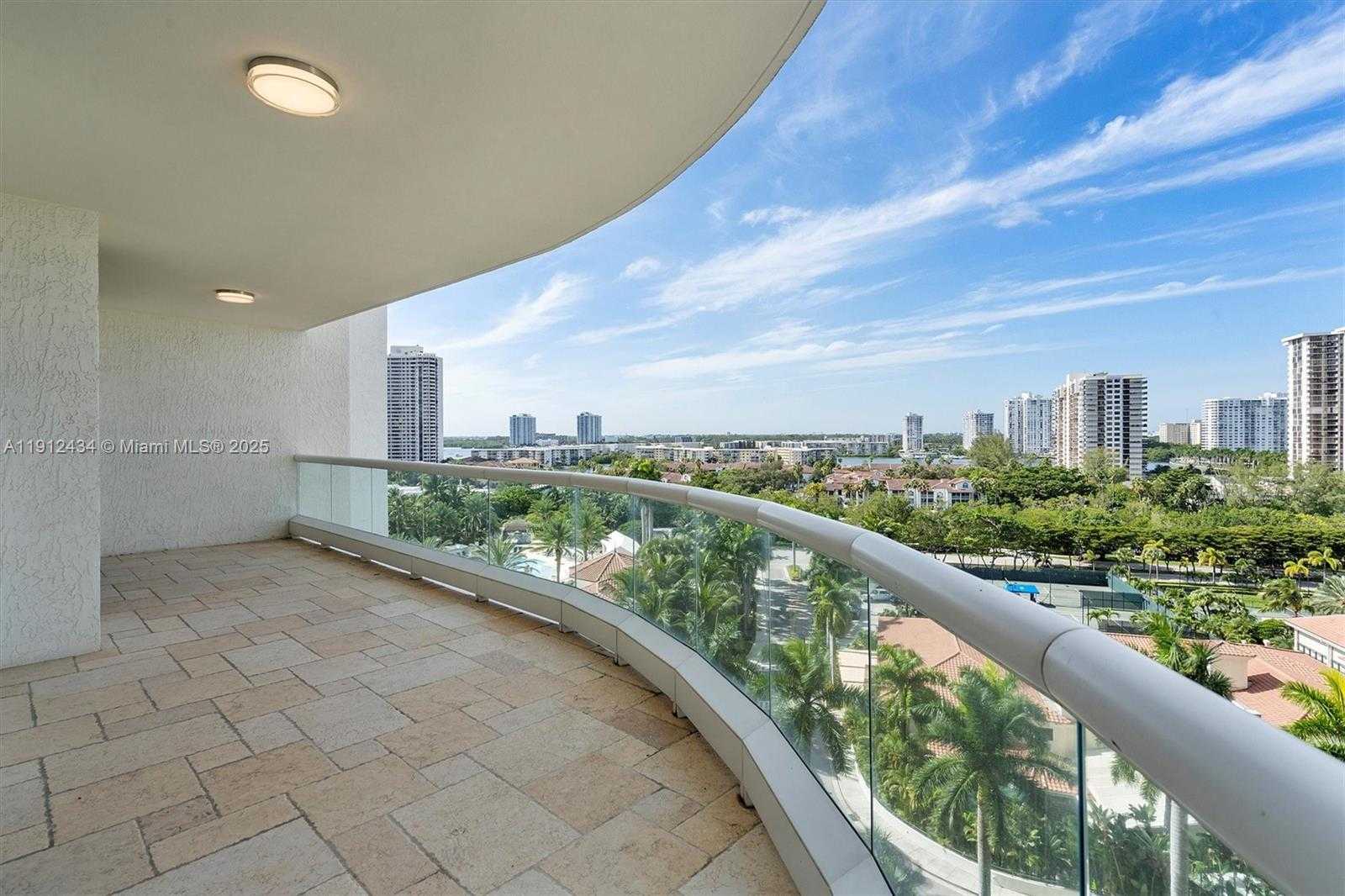 Small Image of 6000 ISLAND BLVD #1007, Aventura Number 56