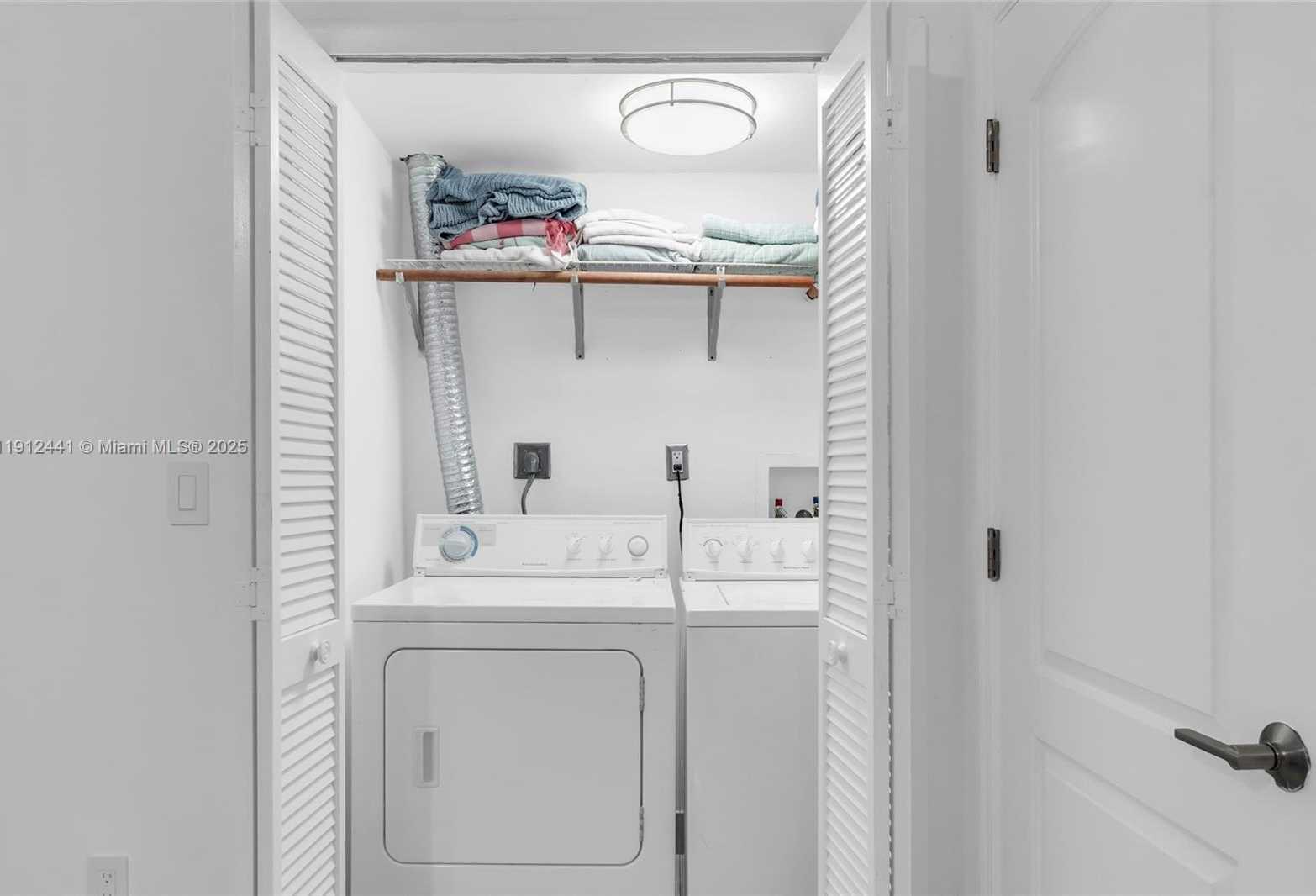 Small Image of 355 POINCIANA DR #1130, Sunny Isles Beach Number 21