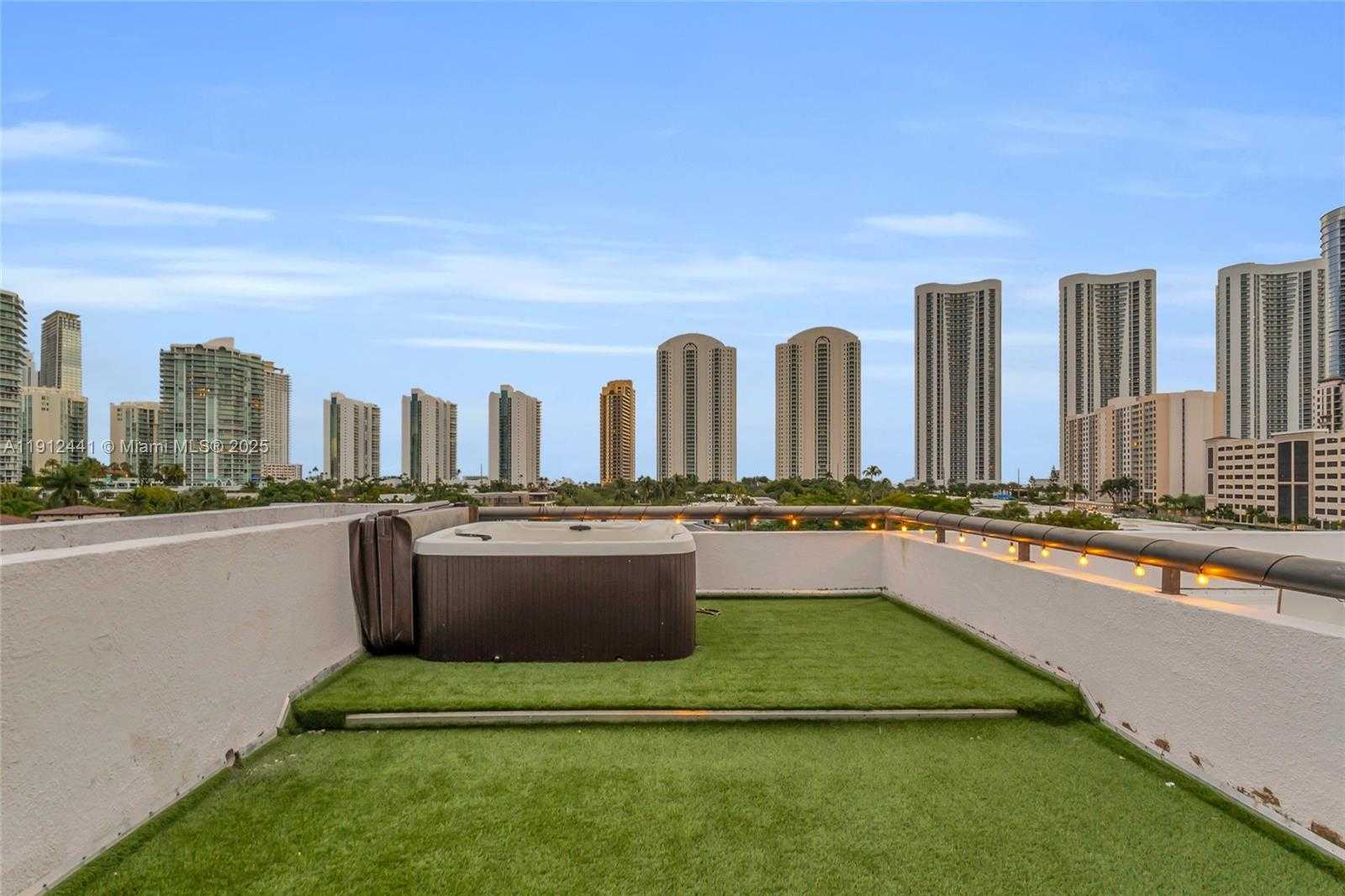 Small Image of 355 POINCIANA DR #1130, Sunny Isles Beach Number 22