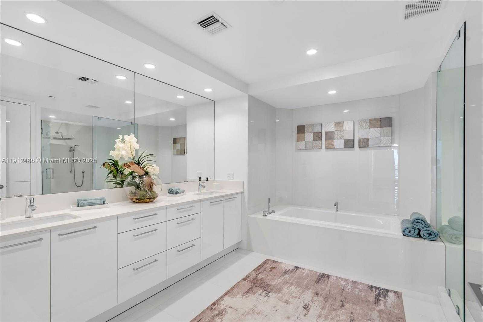 Small Image of 100 EAST LAS OLAS BLVD #3703, Fort Lauderdale Number 23