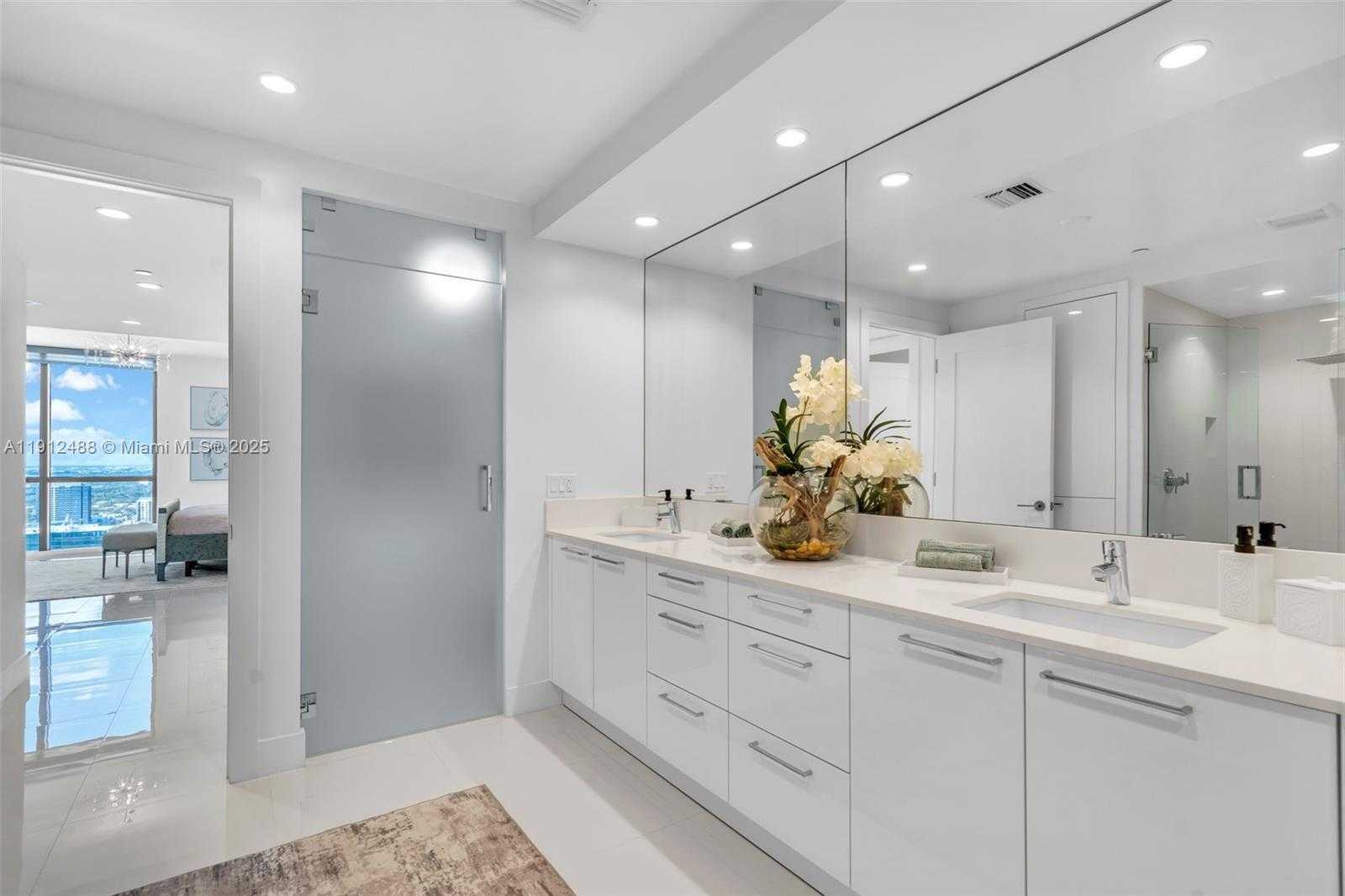 Small Image of 100 EAST LAS OLAS BLVD #3703, Fort Lauderdale Number 25