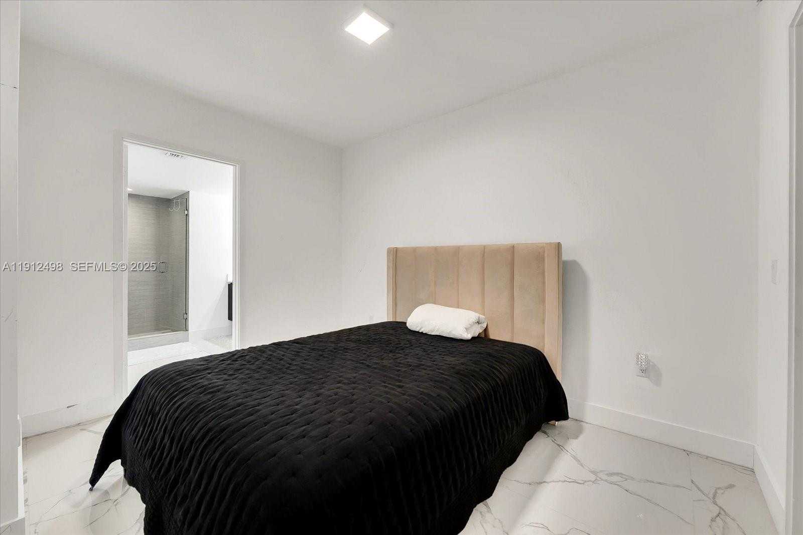 Imagen de Pequeño Objeto