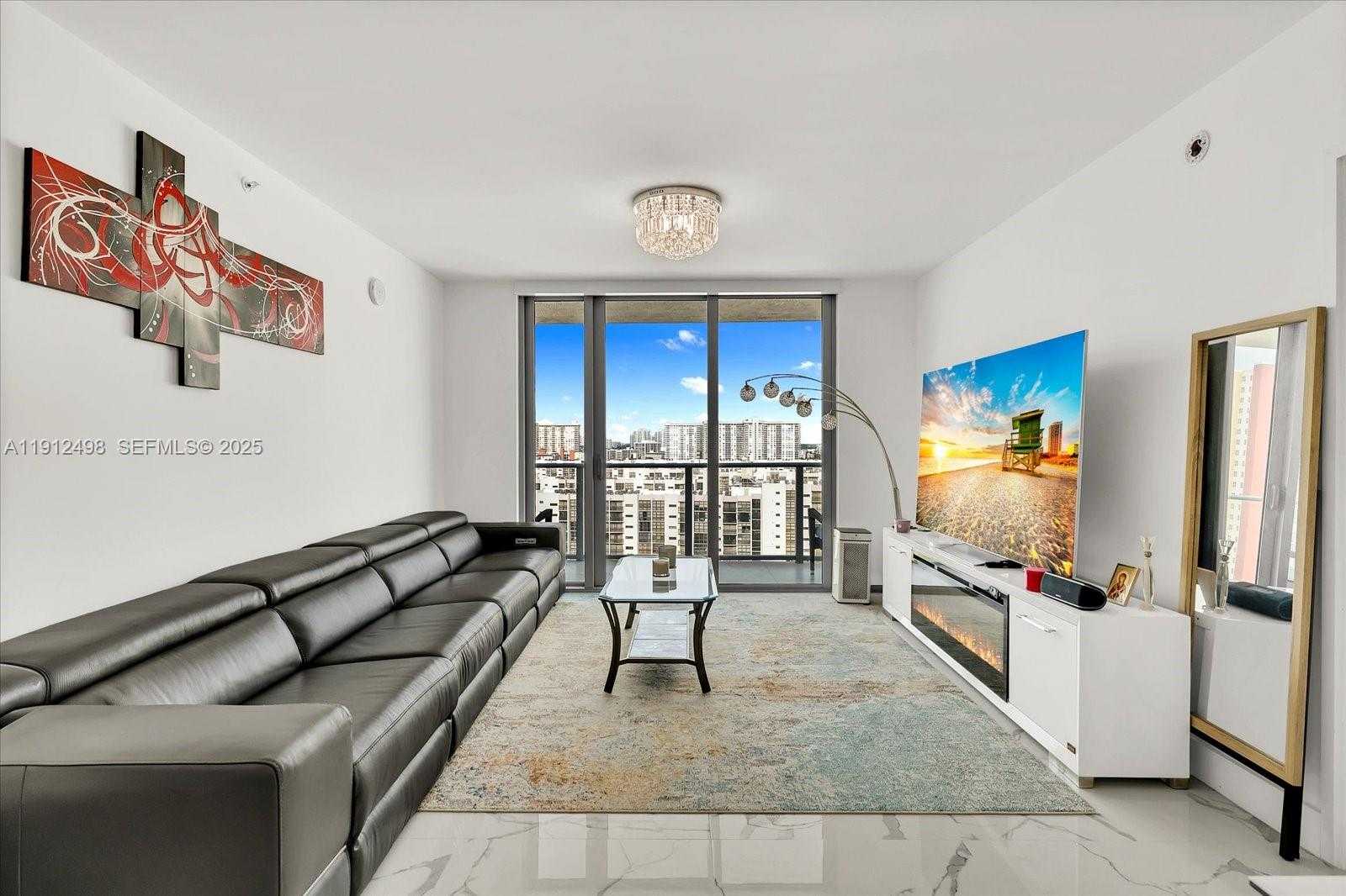 Imagen de Pequeño Objeto