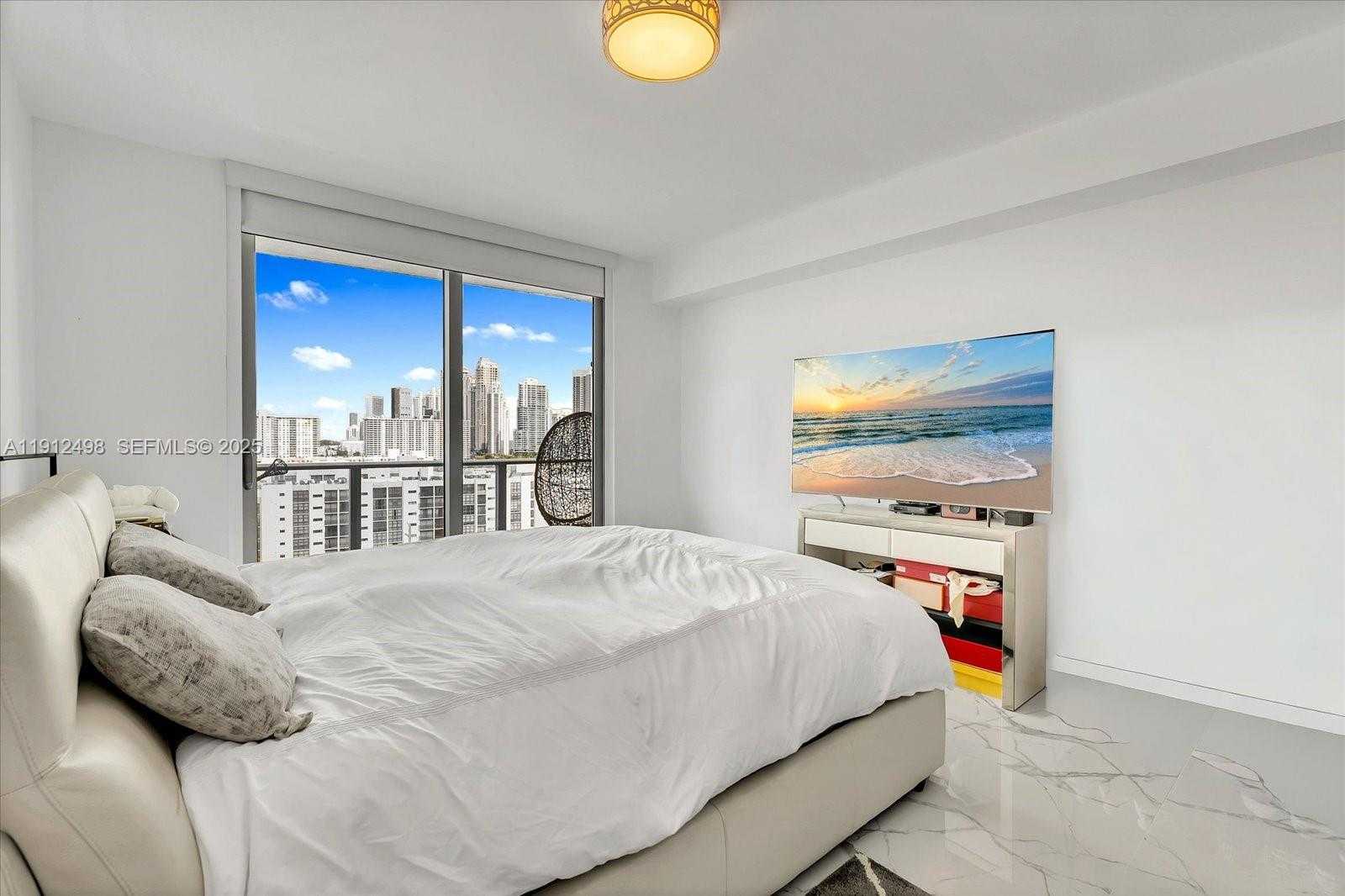 Imagen de Pequeño Objeto