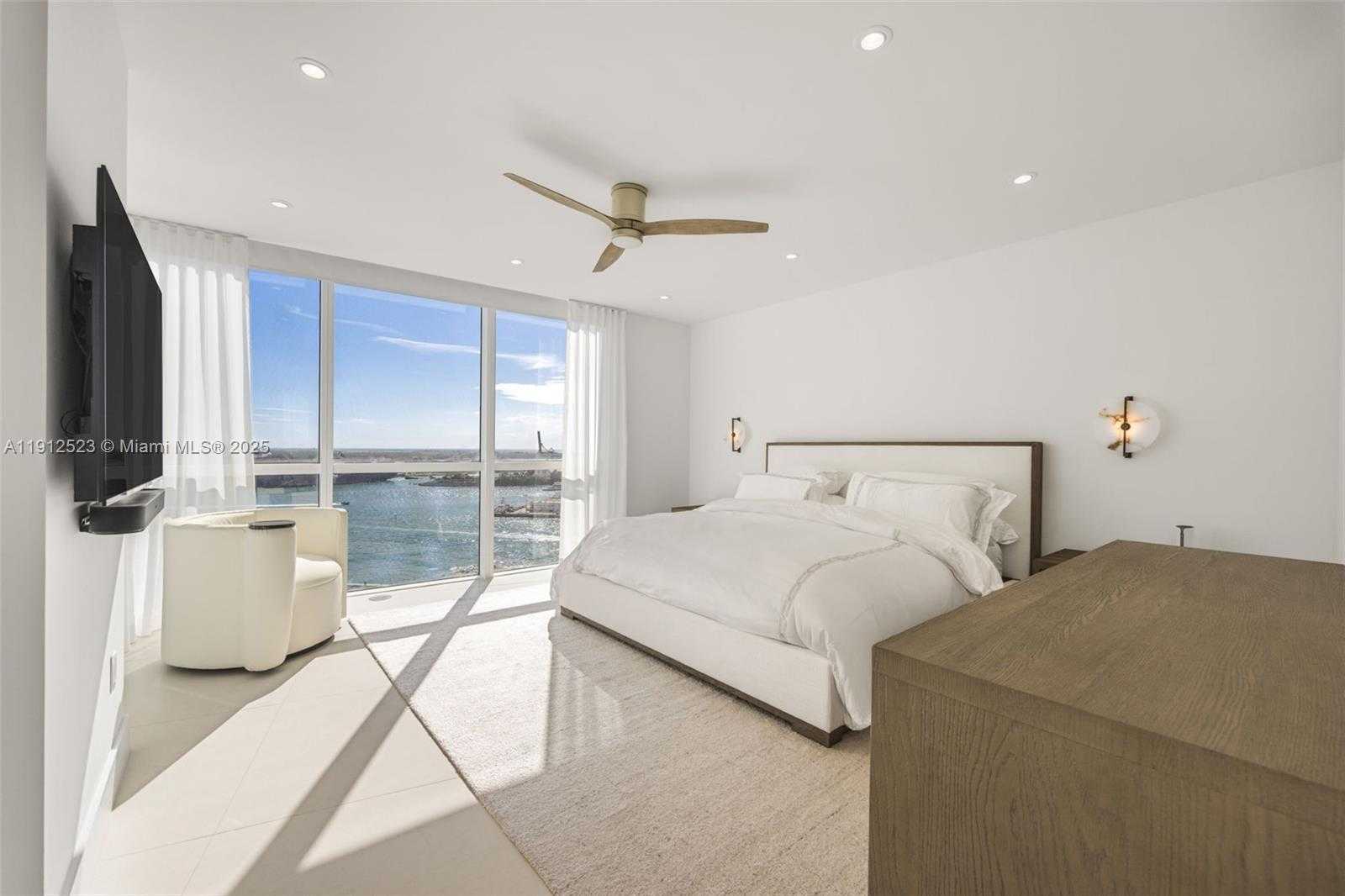 Small Image of 450 ALTON RD #2007, Miami Beach Number 16