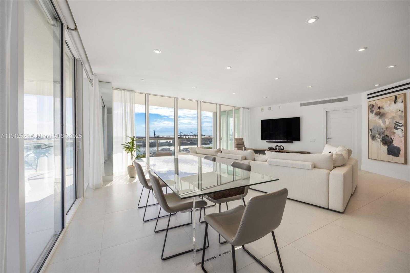 Small Image of 450 ALTON RD #2007, Miami Beach Number 3